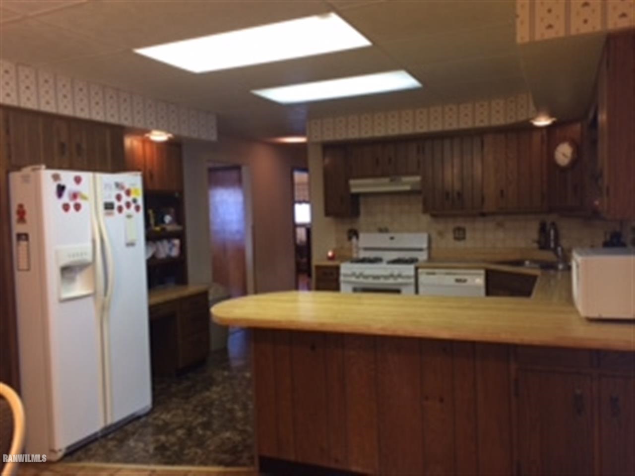 1875 East Currier Road Freeport, IL 61032 - Photo 4 of 25 Gallery Image 4