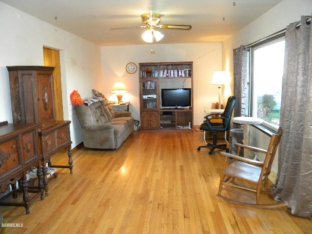1875 East Currier Road Freeport, IL 61032 - Photo 6 of 25 Gallery Image 6