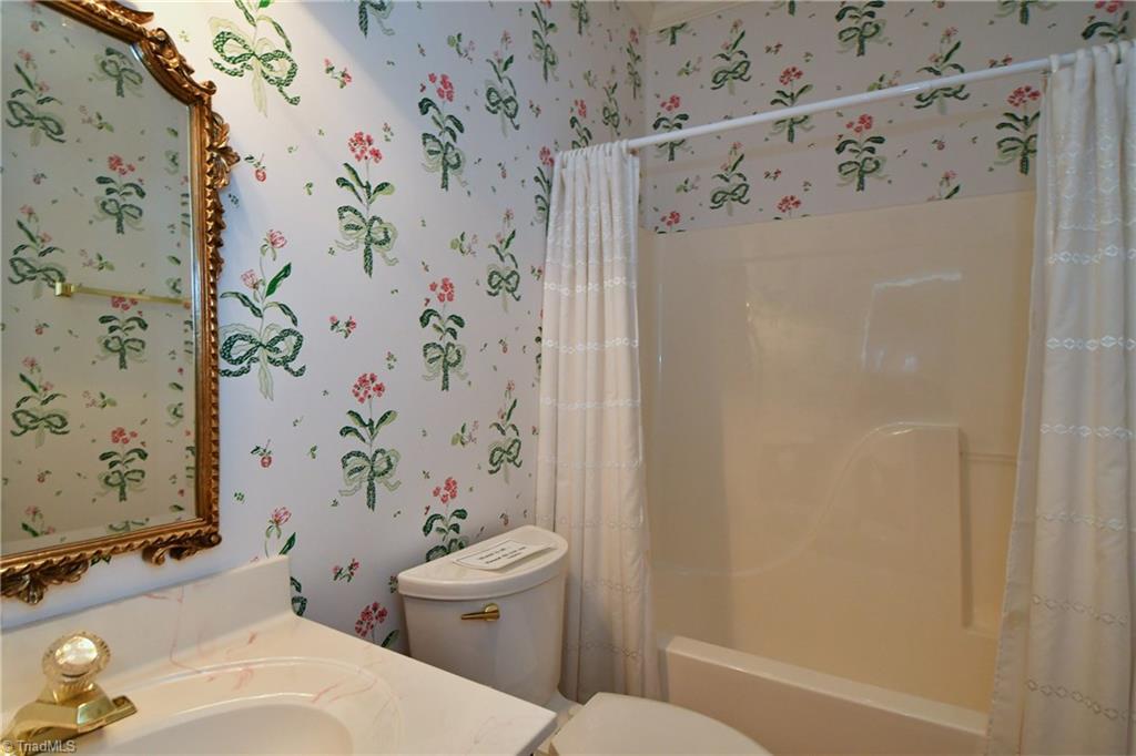 1263 Stadler Ridge Road Winston-Salem, NC 27106 - Photo 4 of 24 Gallery Image 4