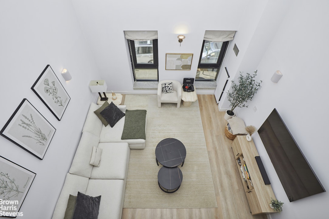 135 West 70th Street, Unit 2G Manhattan, NY 10023 - Photo 3 of 9