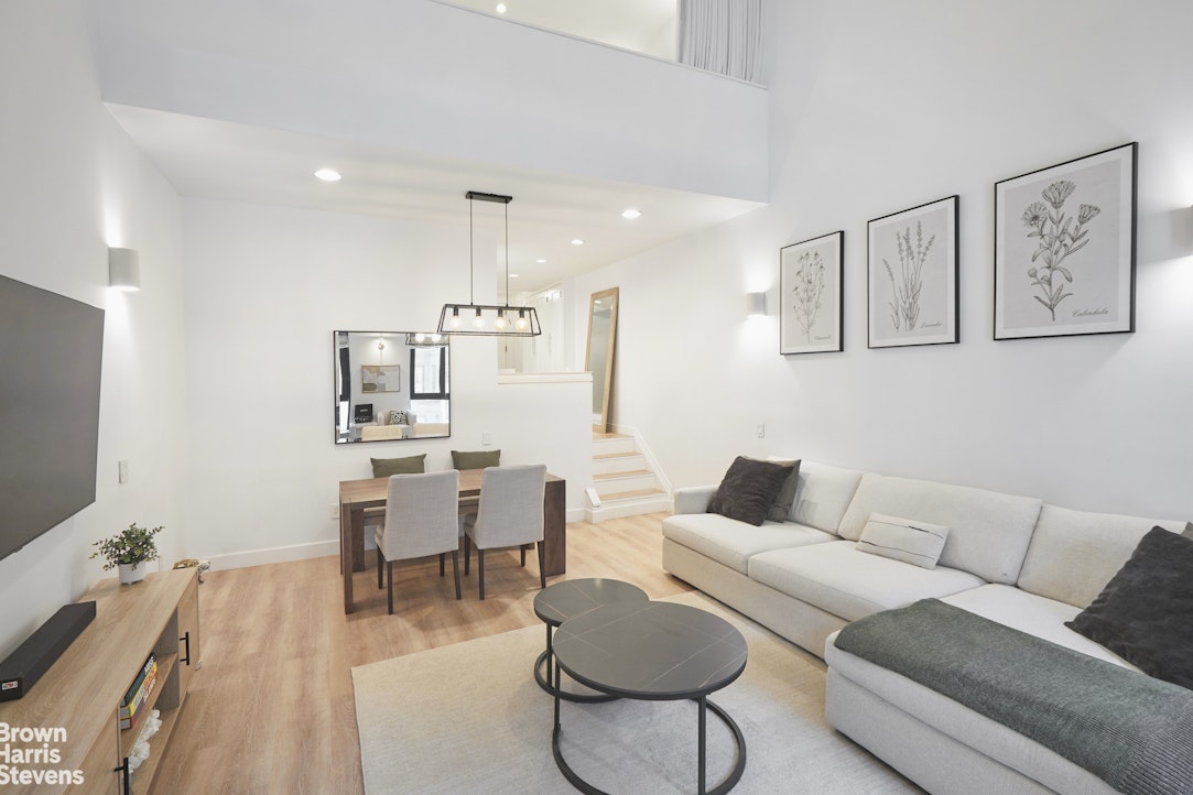 135 West 70th Street, Unit 2G Manhattan, NY 10023 - Photo 4 of 9