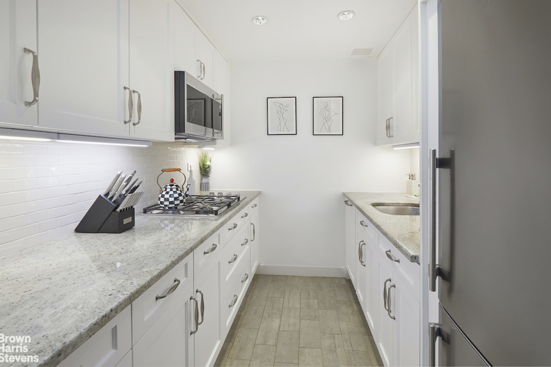 135 West 70th Street, Unit 2G Manhattan, NY 10023 - Photo 5 of 9