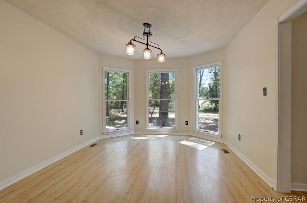 7025 Mumford Cove Road Hayes, VA 23072 - Photo 21 of 43 Dining room