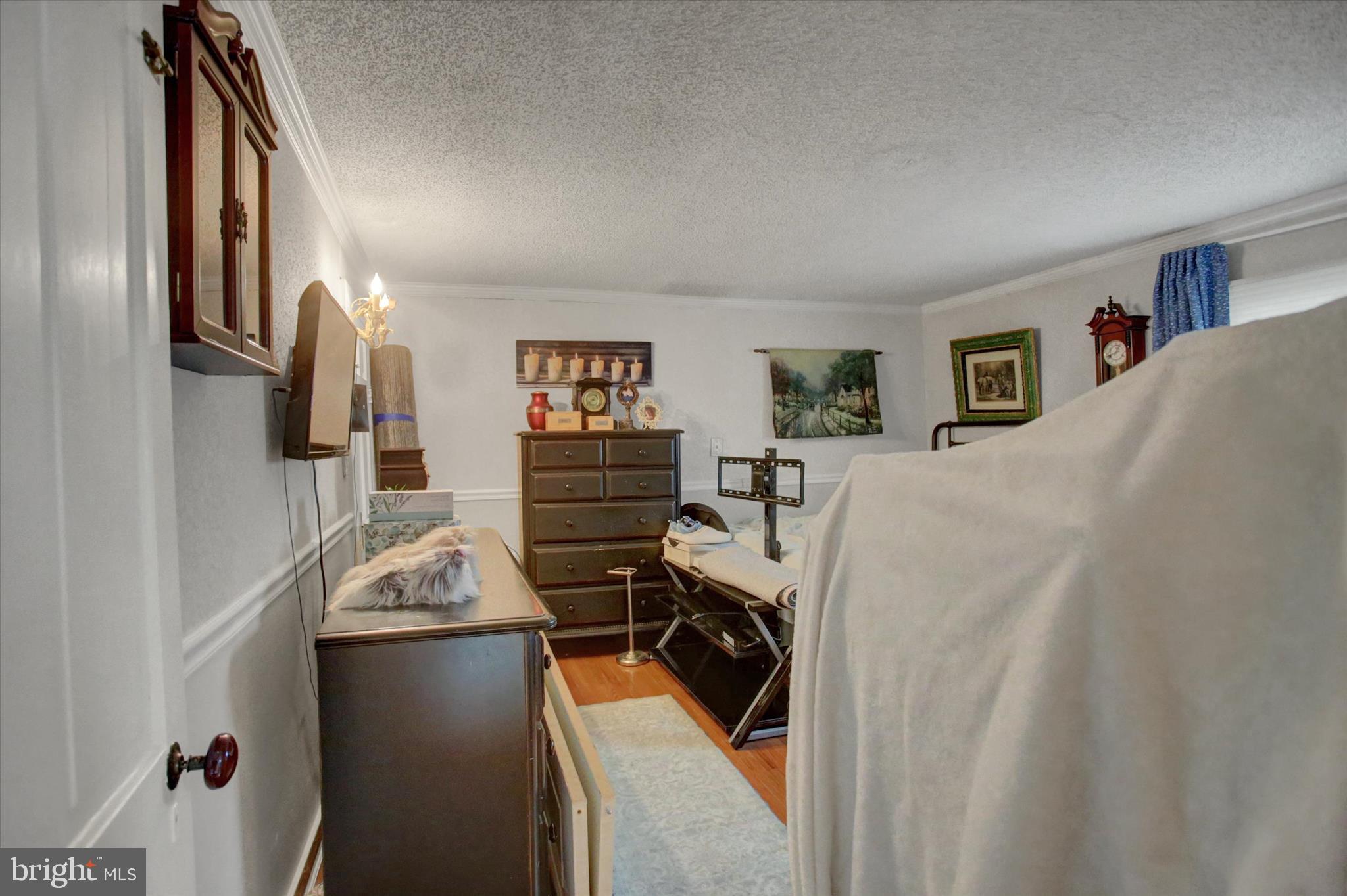 13422 Pennersville Road Waynesboro, PA 17268 - Photo 23 of 31 a view of a livingroom with furniture and workspace