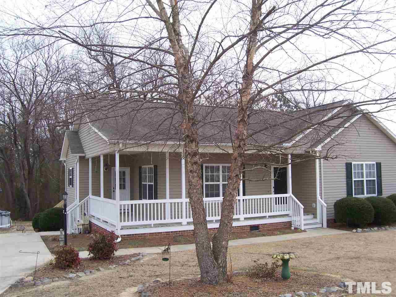101 Sycamore Court Benson, NC 27504 - Photo 2 of 25 Great curb appeal