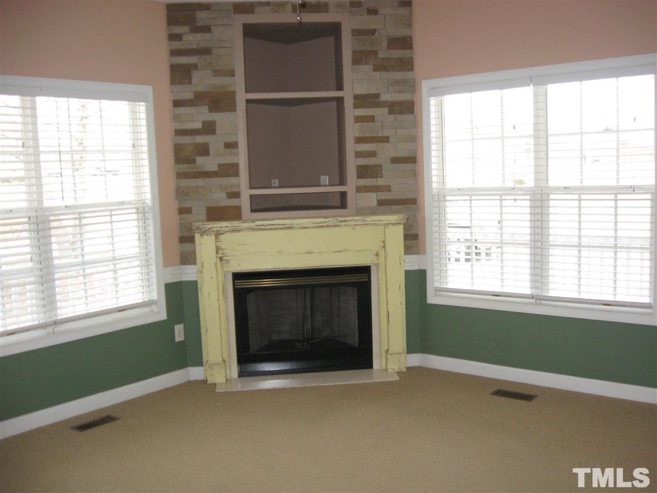 101 Sycamore Court Benson, NC 27504 - Photo 5 of 25 Gallery Image 5
