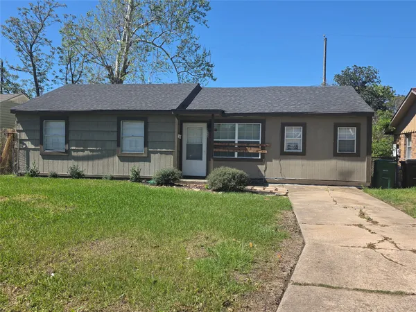 $1,600 | 9330 Chesterfield Drive, Houston, TX 77051