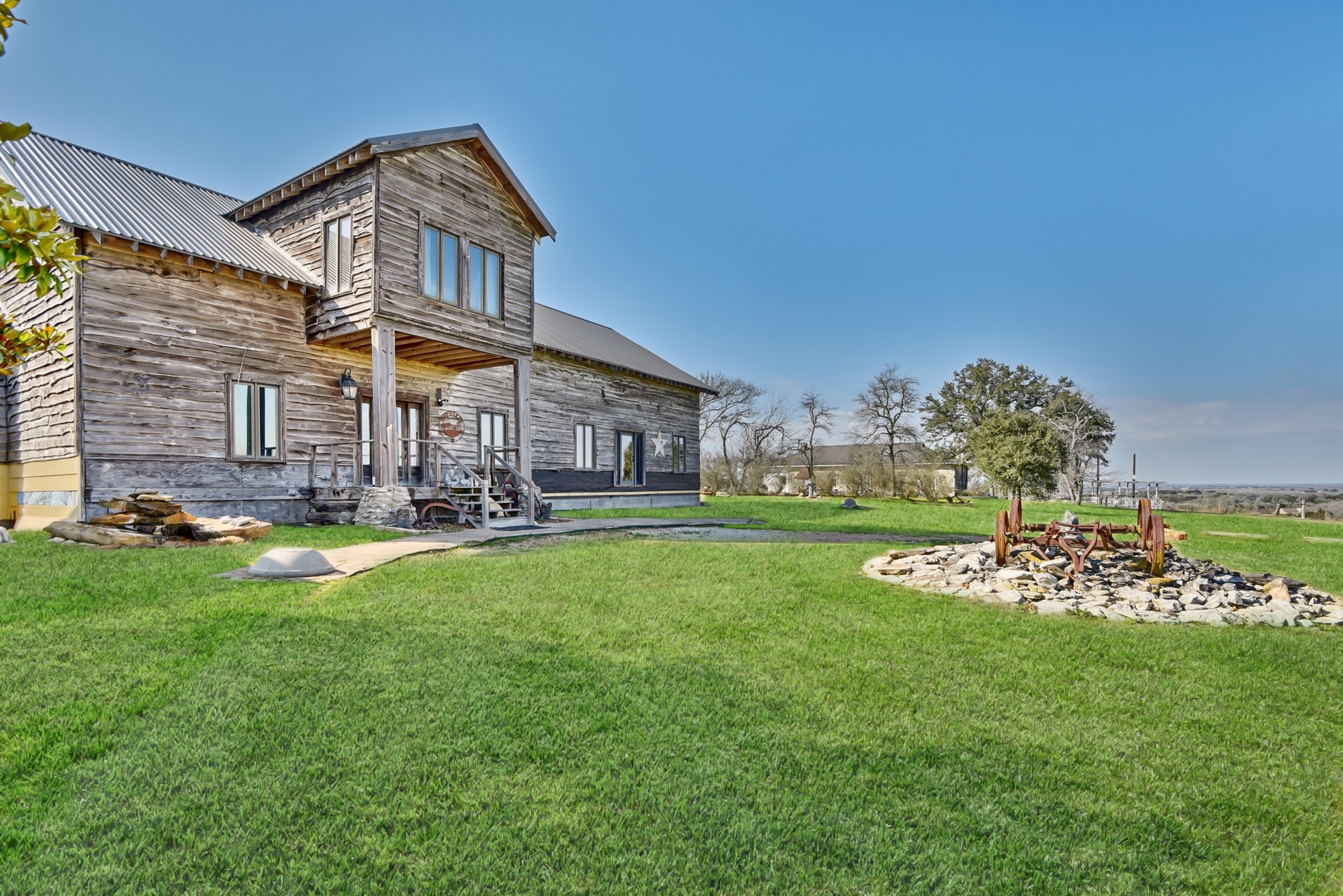 2645 Kallus Road La Grange, TX 78945 - Photo 4 of 25 a front view of a house with garden