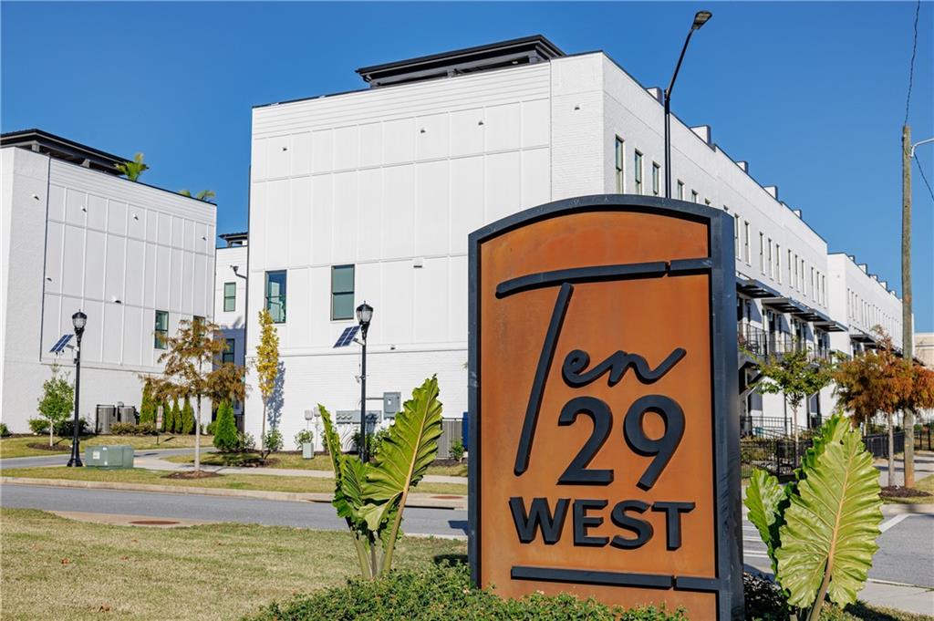 1032 Robert Smalls Way Atlanta, GA 30318 - Photo 10 of 74