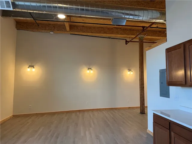 $1,300 | 327 Pine Street, Unit 204, Pawtucket, RI 02860