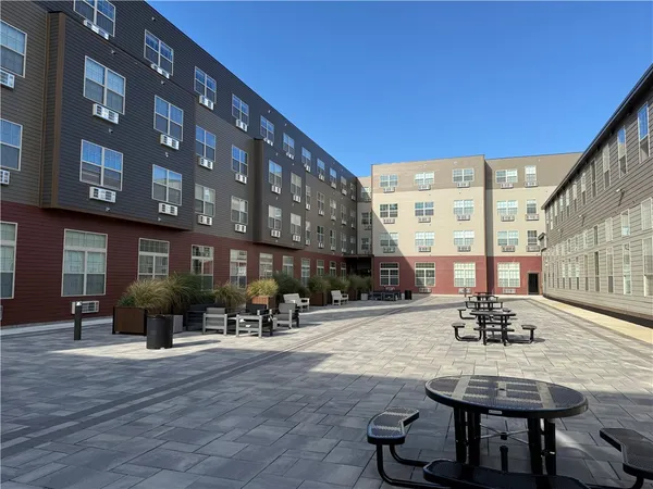 $1,300 | 327 Pine Street, Unit 204, Pawtucket, RI 02860
