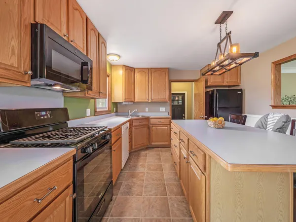 $280,000 | 7402 Clinton Macon Road, Clinton, MI 49236