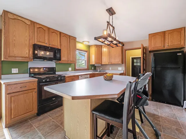 $280,000 | 7402 Clinton Macon Road, Clinton, MI 49236