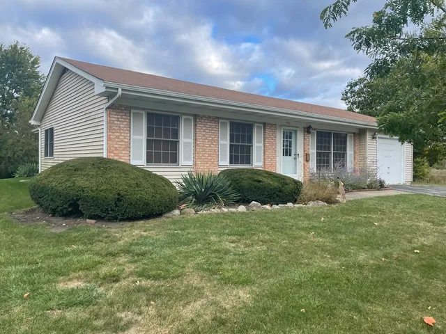 $3,100 | 140 Meadowbrook Lane, Lake Zurich, IL 60047