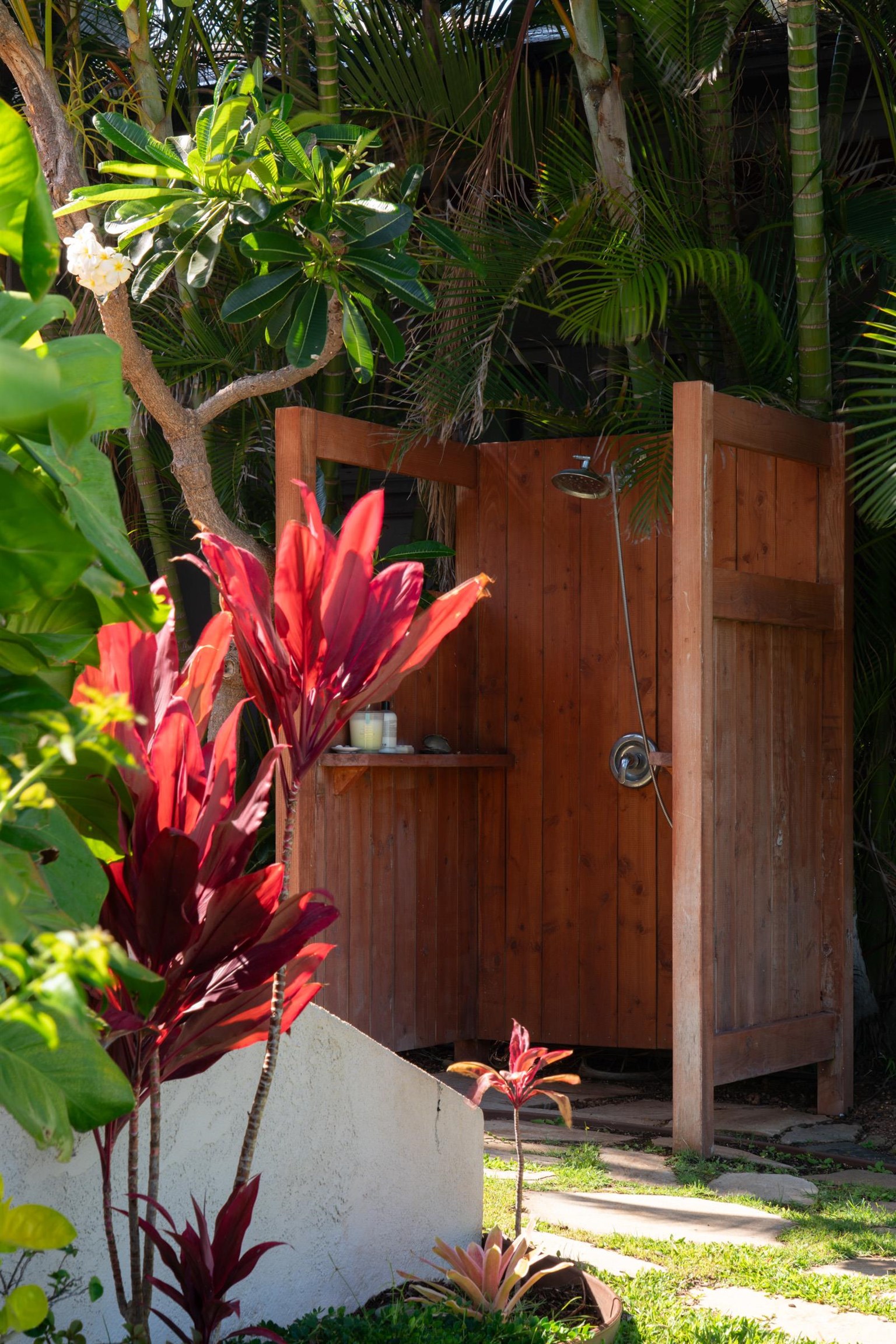 3002 South Kihei Road Kihei, HI 96753 - Photo 27 of 31 a view of a house with a backyard and a tub
