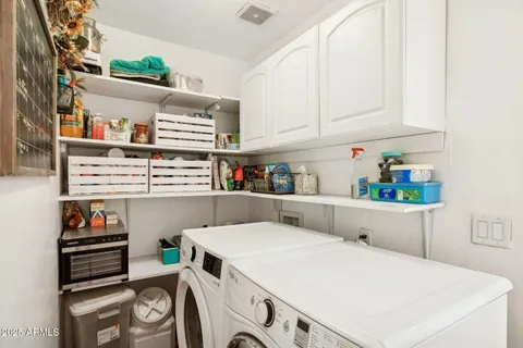 $569,900 | 83 North Amber Court, Chandler, AZ 85225