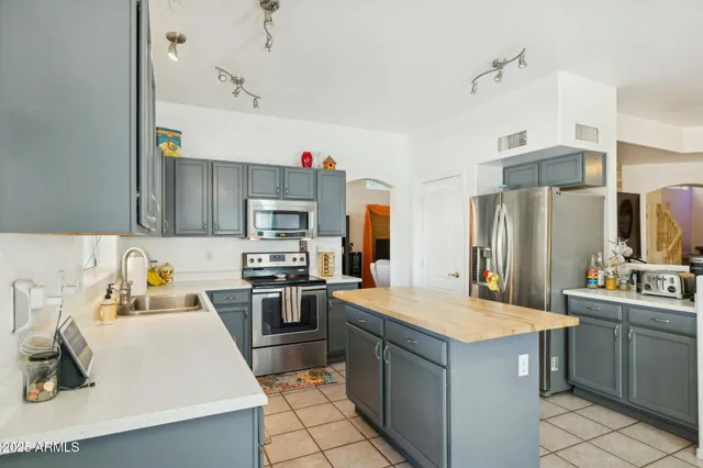 $554,900 | 83 North Amber Court, Chandler, AZ 85225