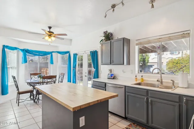 $554,900 | 83 North Amber Court, Chandler, AZ 85225