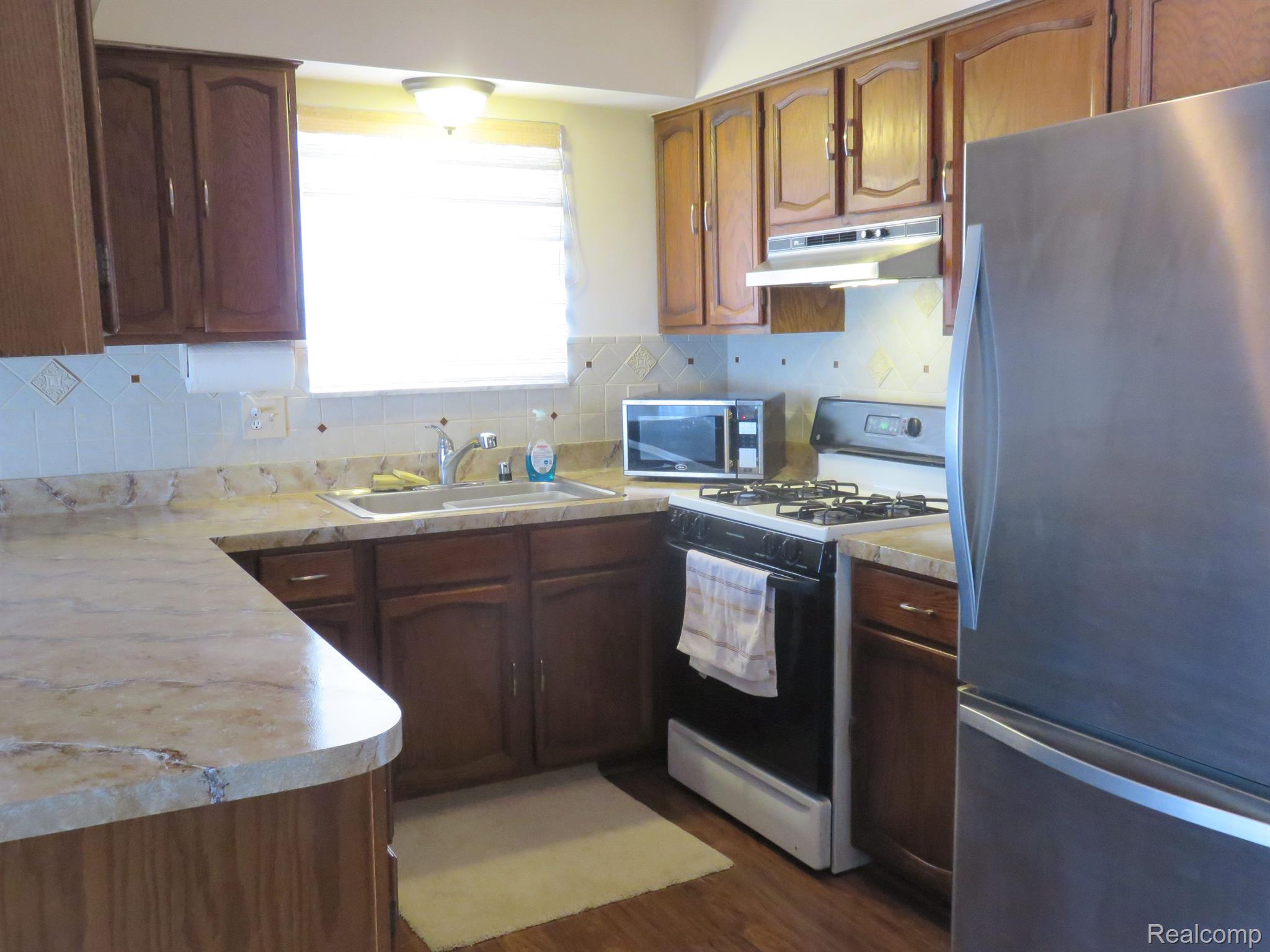 2208 Cumberland Road Rochester, MI 48307 - Photo 9 of 24 Gallery Image 9