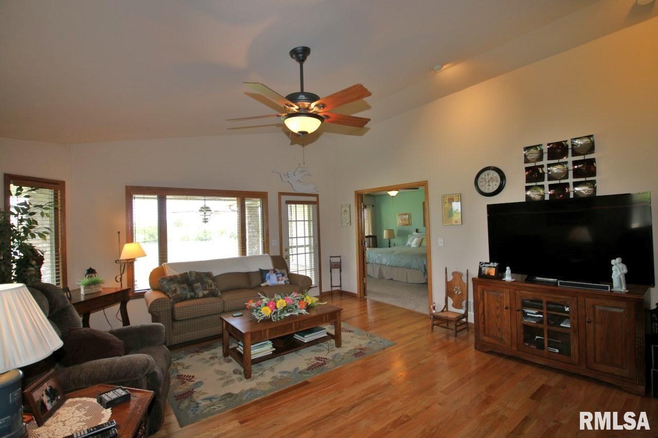 23197 North Arrow Road Cuba, IL 61427 - Photo 11 of 35 Gallery Image 11
