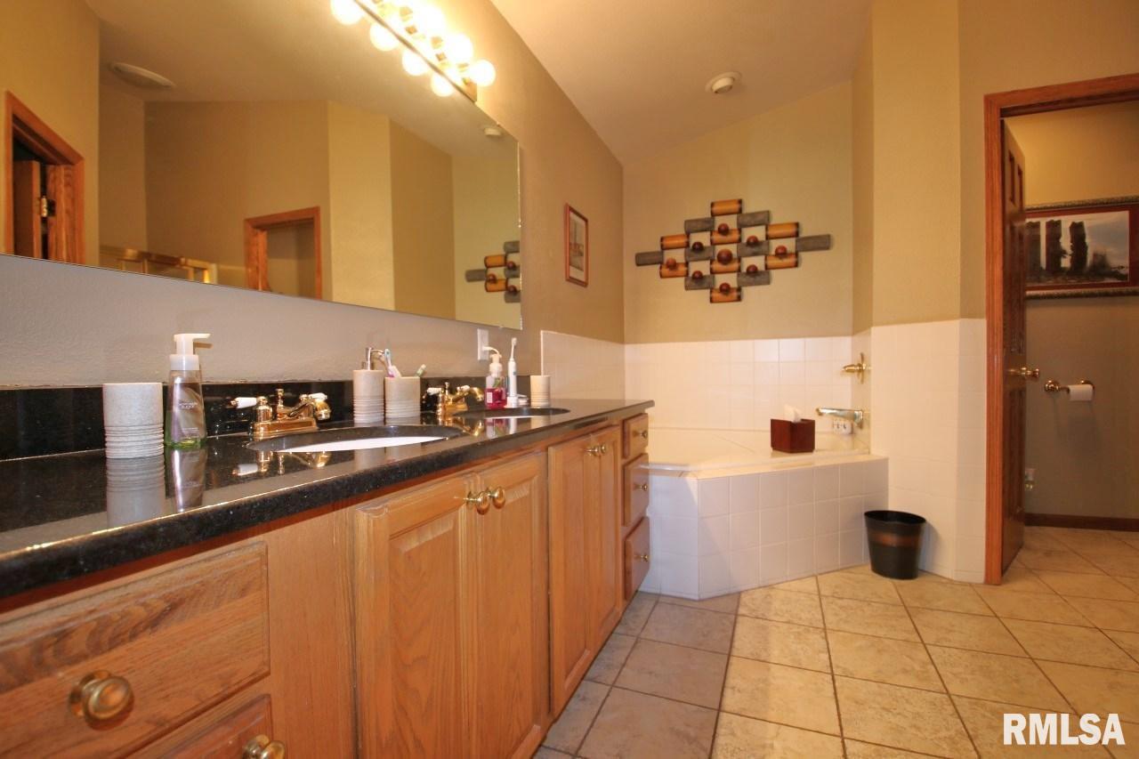 23197 North Arrow Road Cuba, IL 61427 - Photo 20 of 35 Gallery Image 20