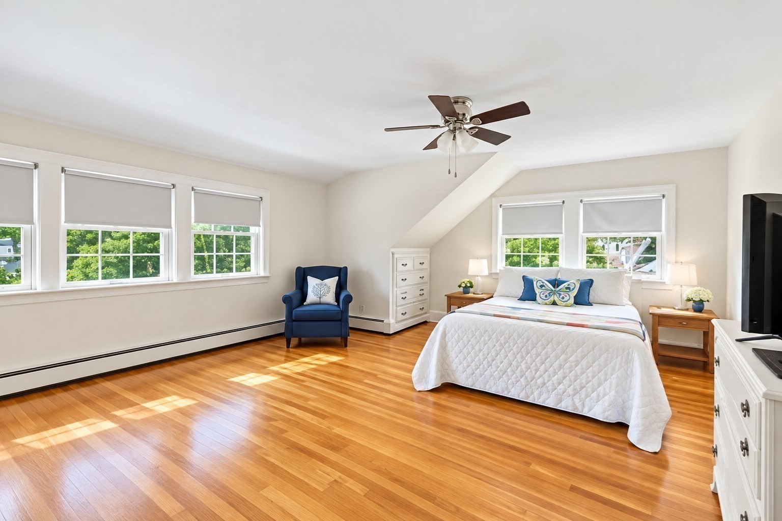 117 Spring Street Hull, MA 02045 - Photo 16 of 36 Gallery Image 16