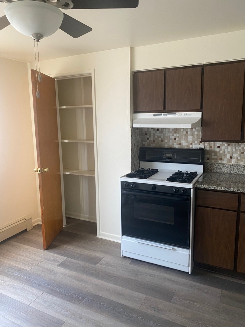 7809 Rutherford Avenue, Unit 1SE Burbank, IL 60459 - Photo 5 of 10