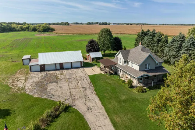 $280,000 | N3825 County Road North, Markesan, WI 53946