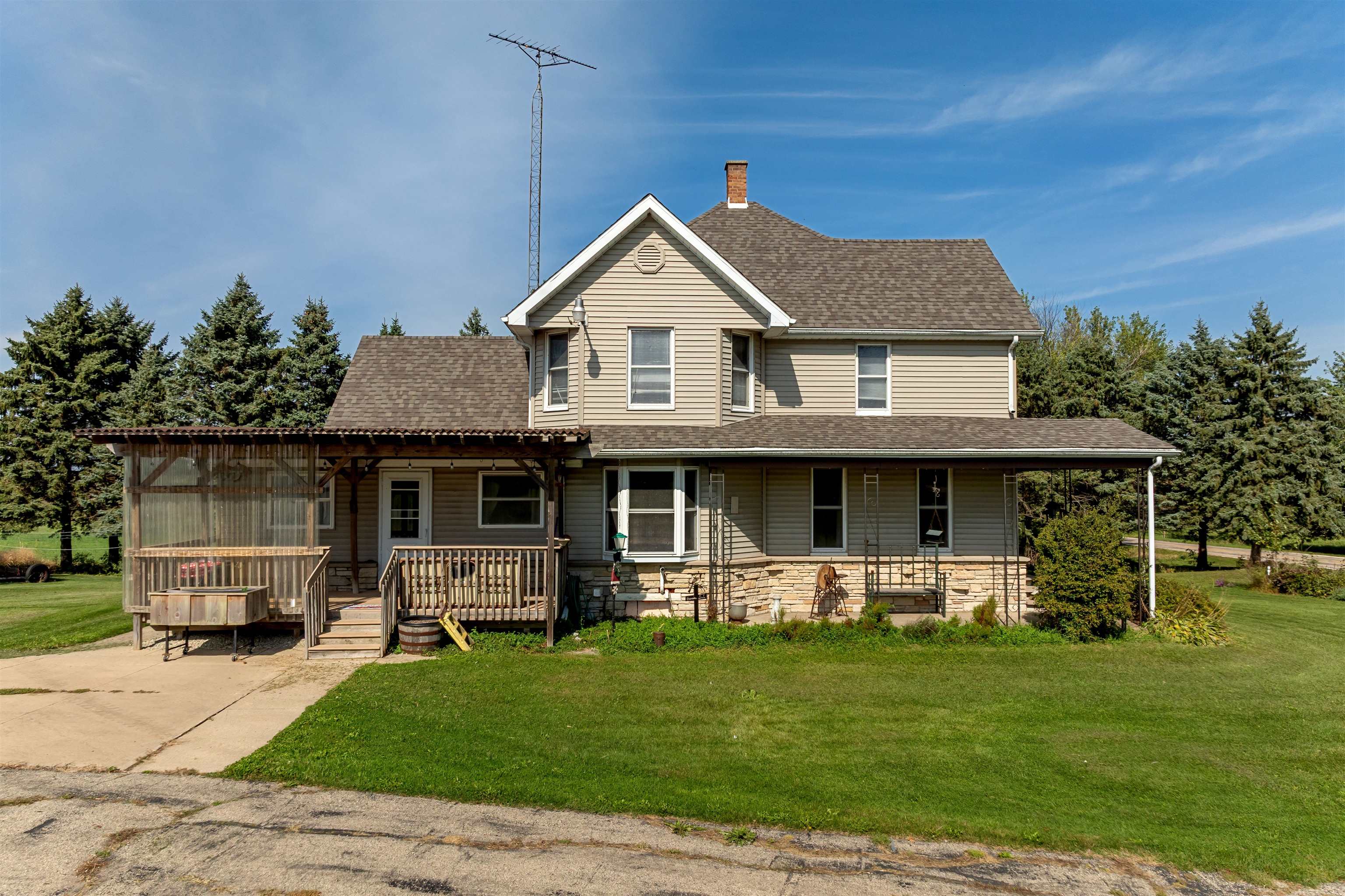 N3825 County Road North Markesan, WI 53946 - Photo 2 of 36