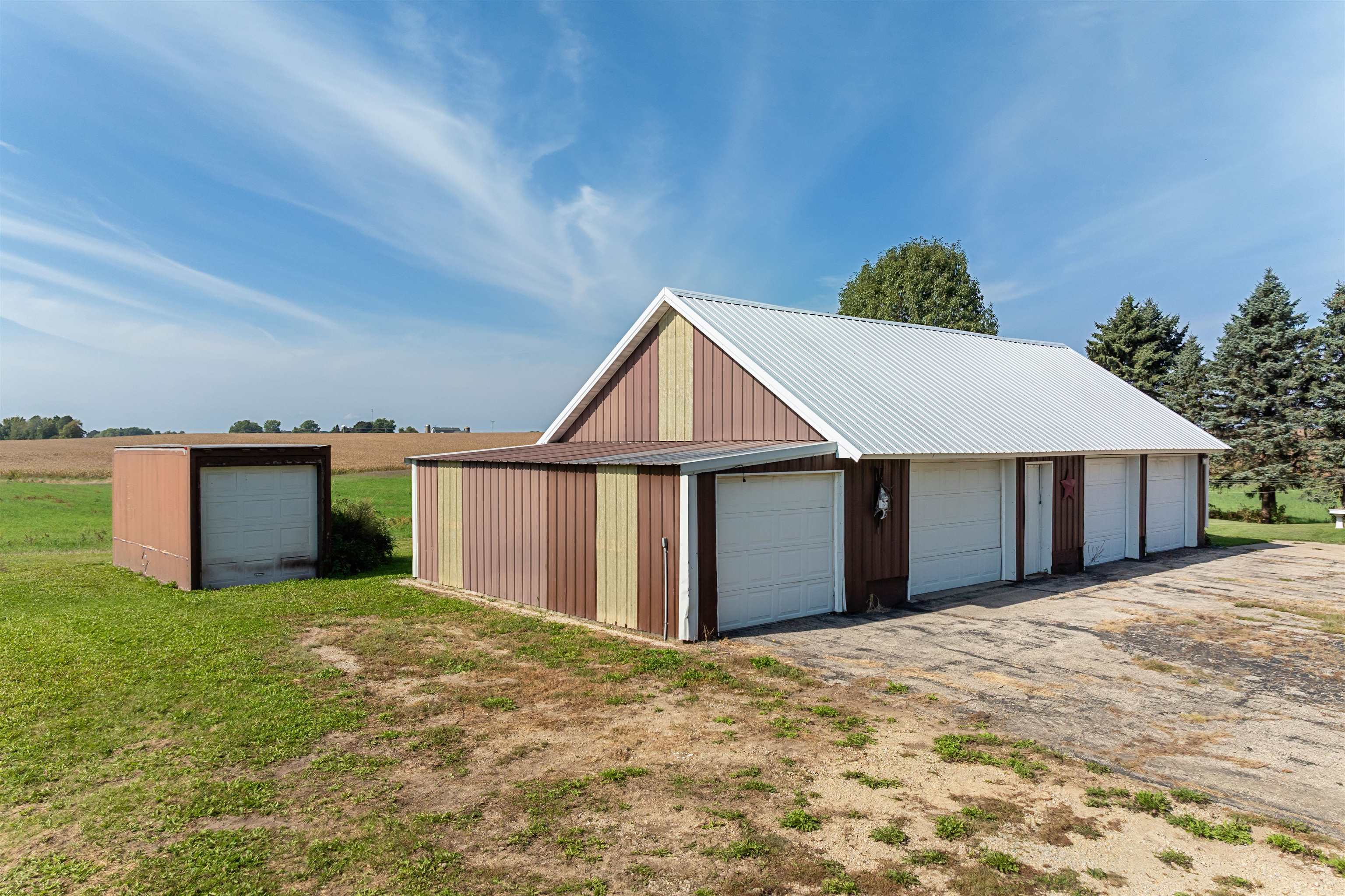 N3825 County Road North Markesan, WI 53946 - Photo 4 of 36