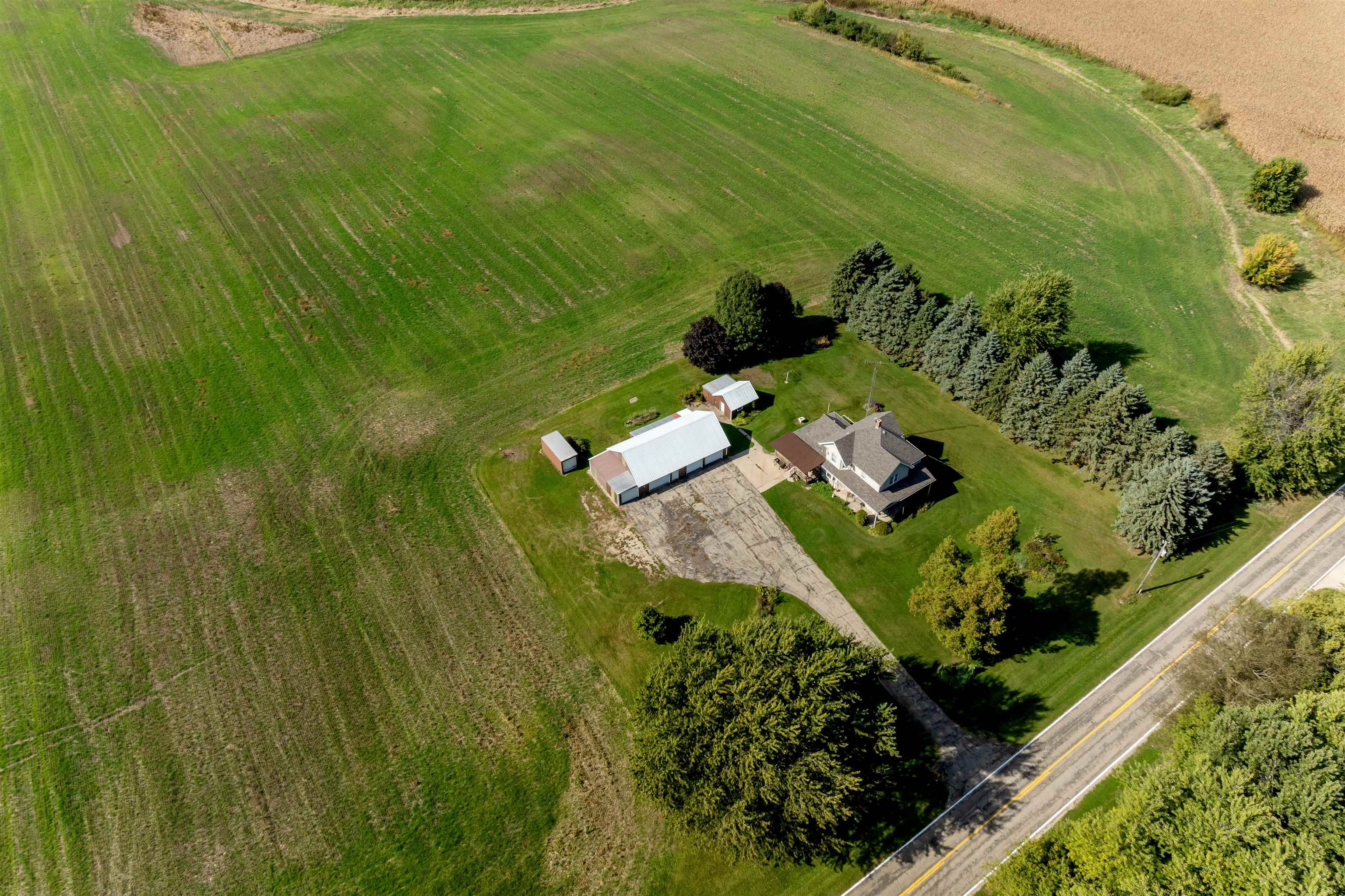 N3825 County Road North Markesan, WI 53946 - Photo 5 of 36