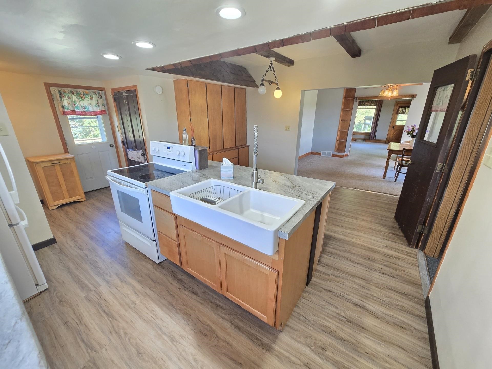 N3825 County Road North Markesan, WI 53946 - Photo 6 of 36