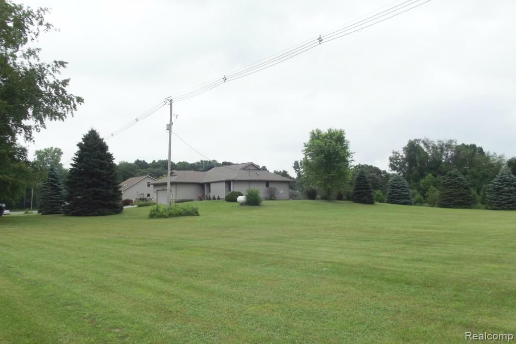 10904 Antcliff Road Fowlerville, MI 48836 - Photo 5 of 10 DSCF5243.jpg