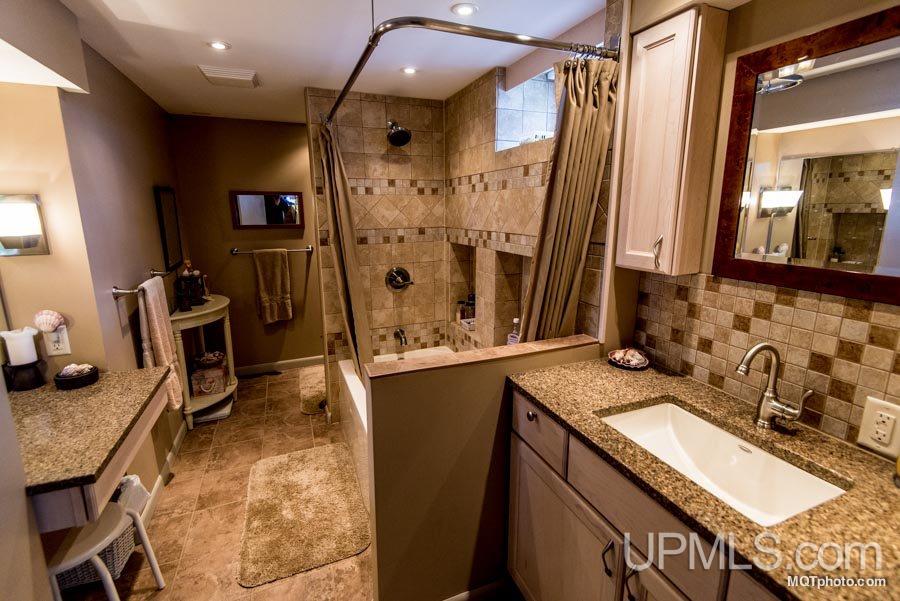 1000 Allouez Road Marquette, MI 49855 - Photo 10 of 30