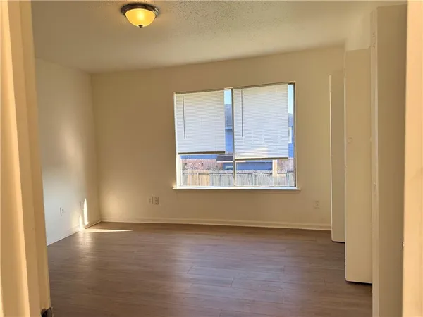 $1,250 | 2908 Destrehan Avenue, Unit D, Harvey, LA 70058