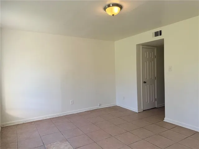 $1,250 | 2908 Destrehan Avenue, Unit D, Harvey, LA 70058