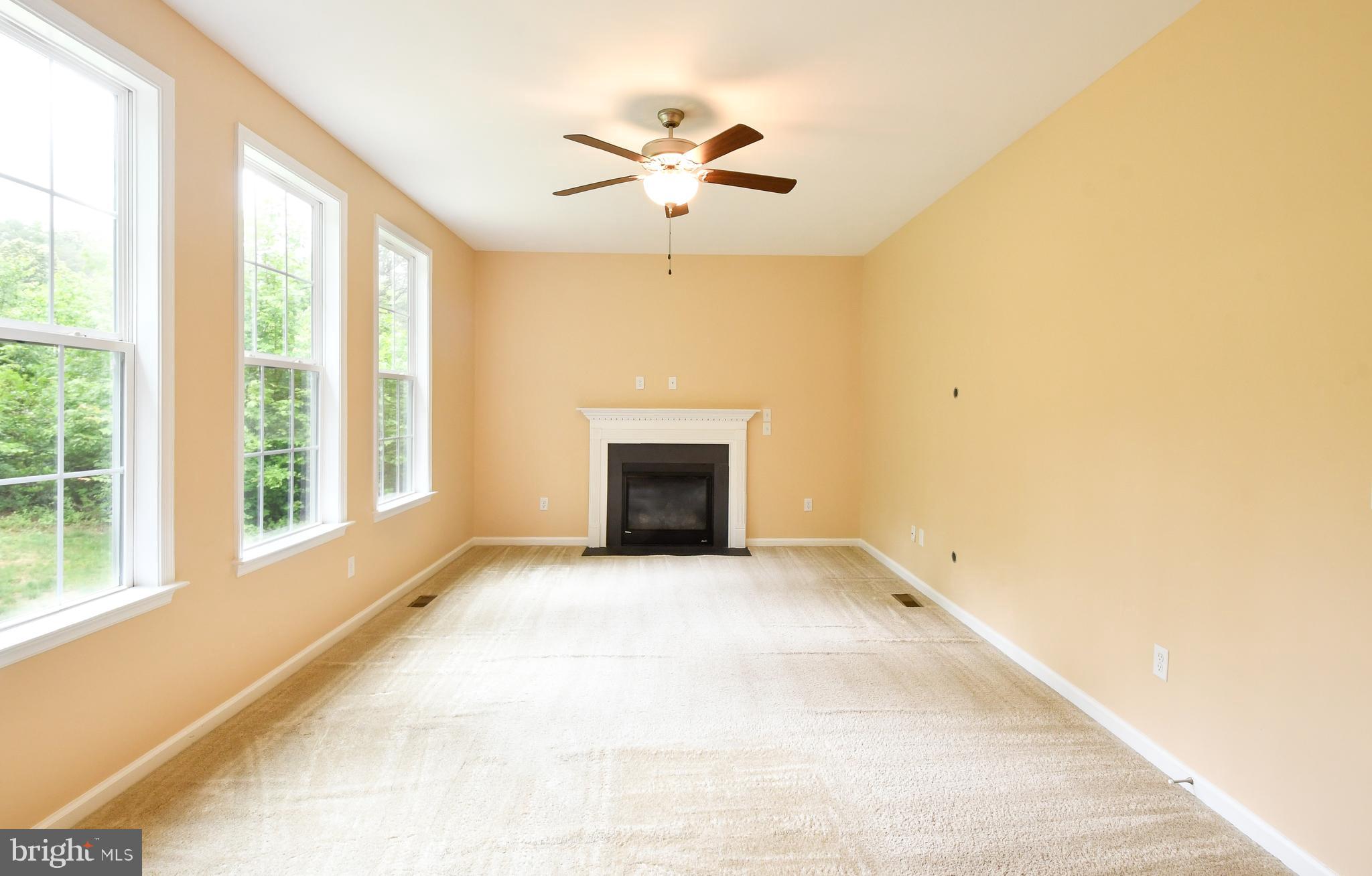 9811 Catharpin Road Spotsylvania, VA 22551 - Photo 12 of 33 Living with Fireplace