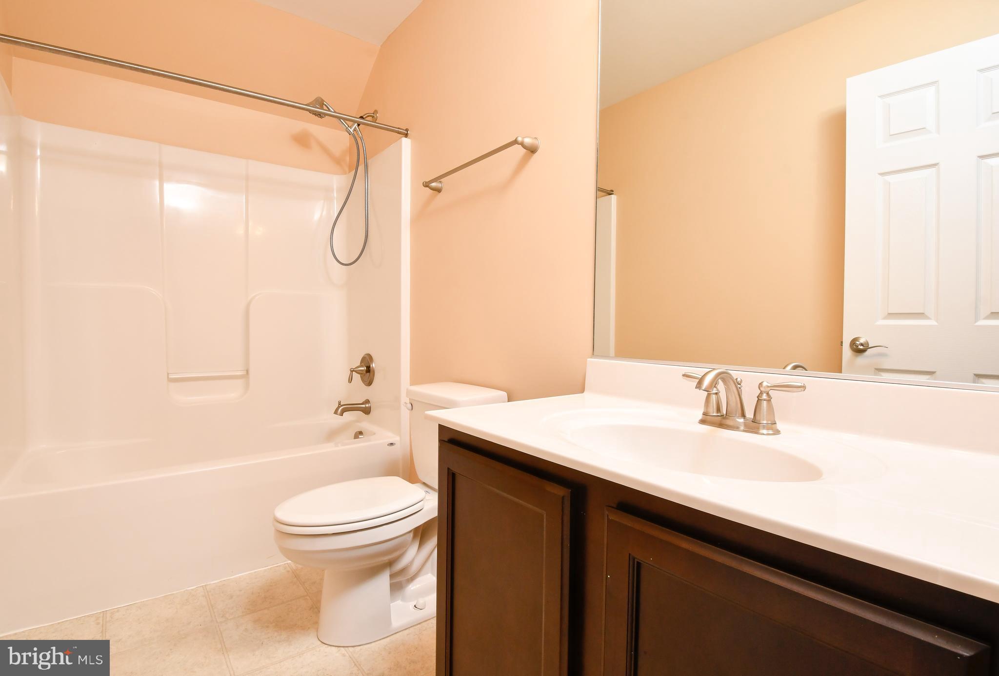 9811 Catharpin Road Spotsylvania, VA 22551 - Photo 21 of 33 Hall Bath