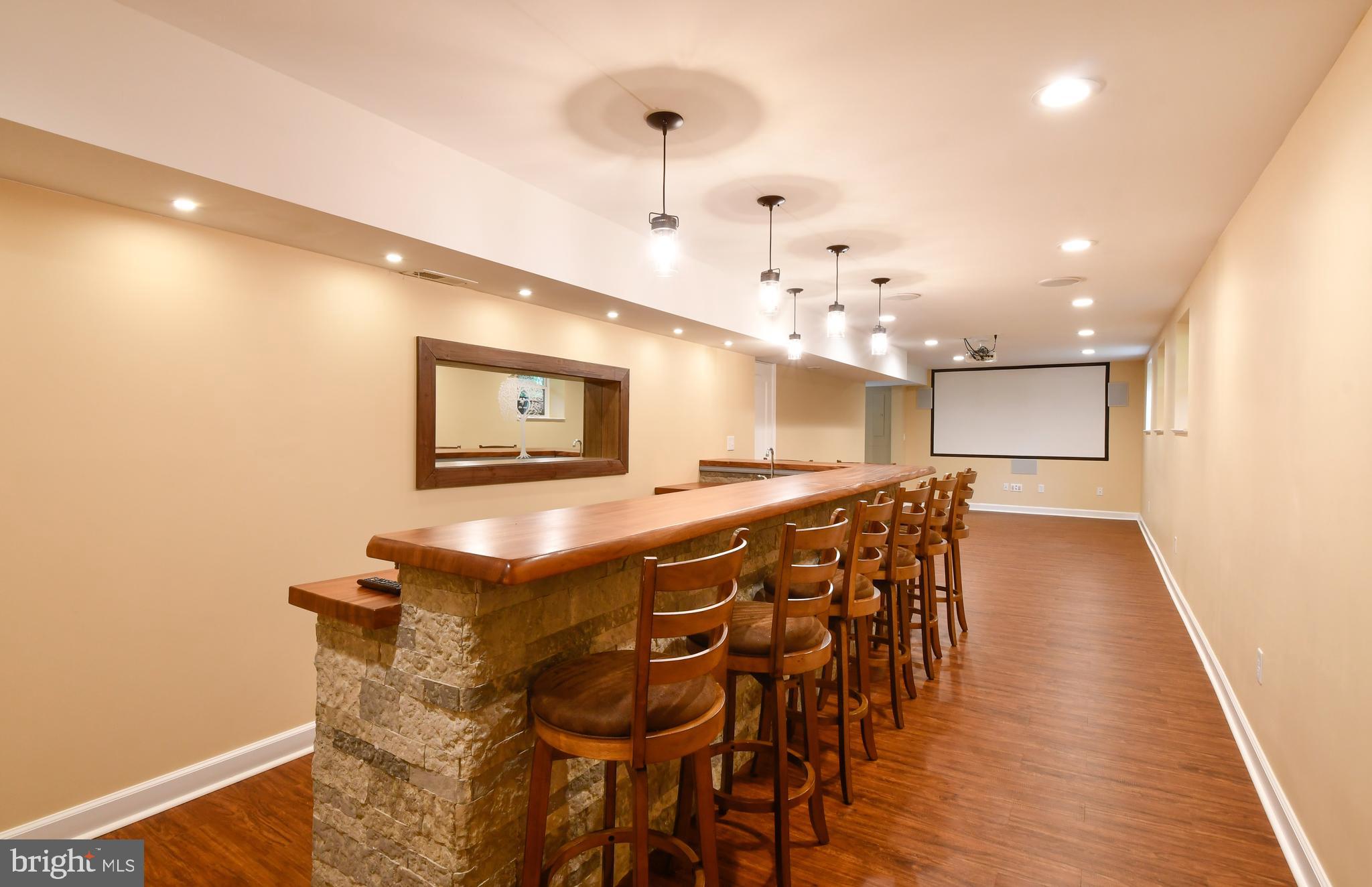 9811 Catharpin Road Spotsylvania, VA 22551 - Photo 26 of 33 Bar Stools Convey!