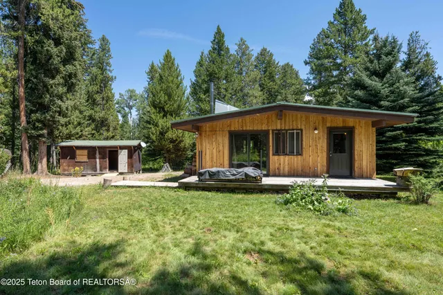 $2,065,000 | 6255 Heck Of A Hill Road, Wilson, WY 83014