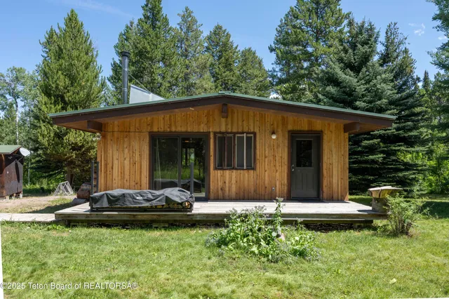 $2,065,000 | 6255 Heck Of A Hill Road, Wilson, WY 83014