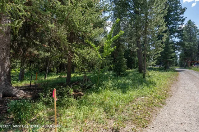 $2,065,000 | 6255 Heck Of A Hill Road, Wilson, WY 83014
