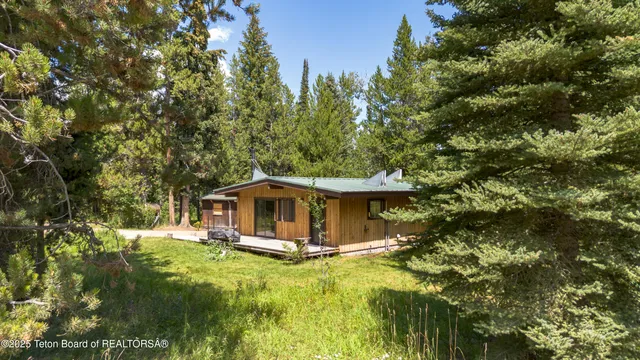 $2,065,000 | 6255 Heck Of A Hill Road, Wilson, WY 83014