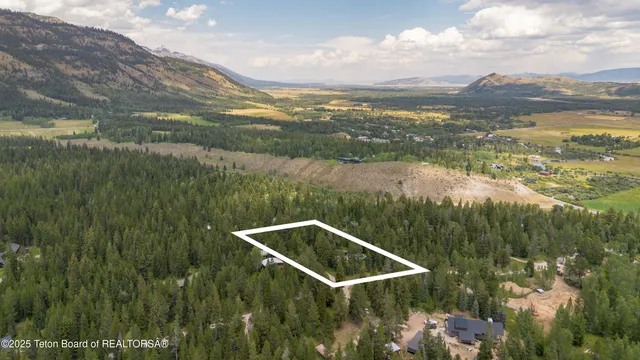 $2,065,000 | 6255 Heck Of A Hill Road, Wilson, WY 83014
