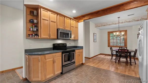 $550,000 | 147 West Cross Fox Trail, Camdenton, MO 65020