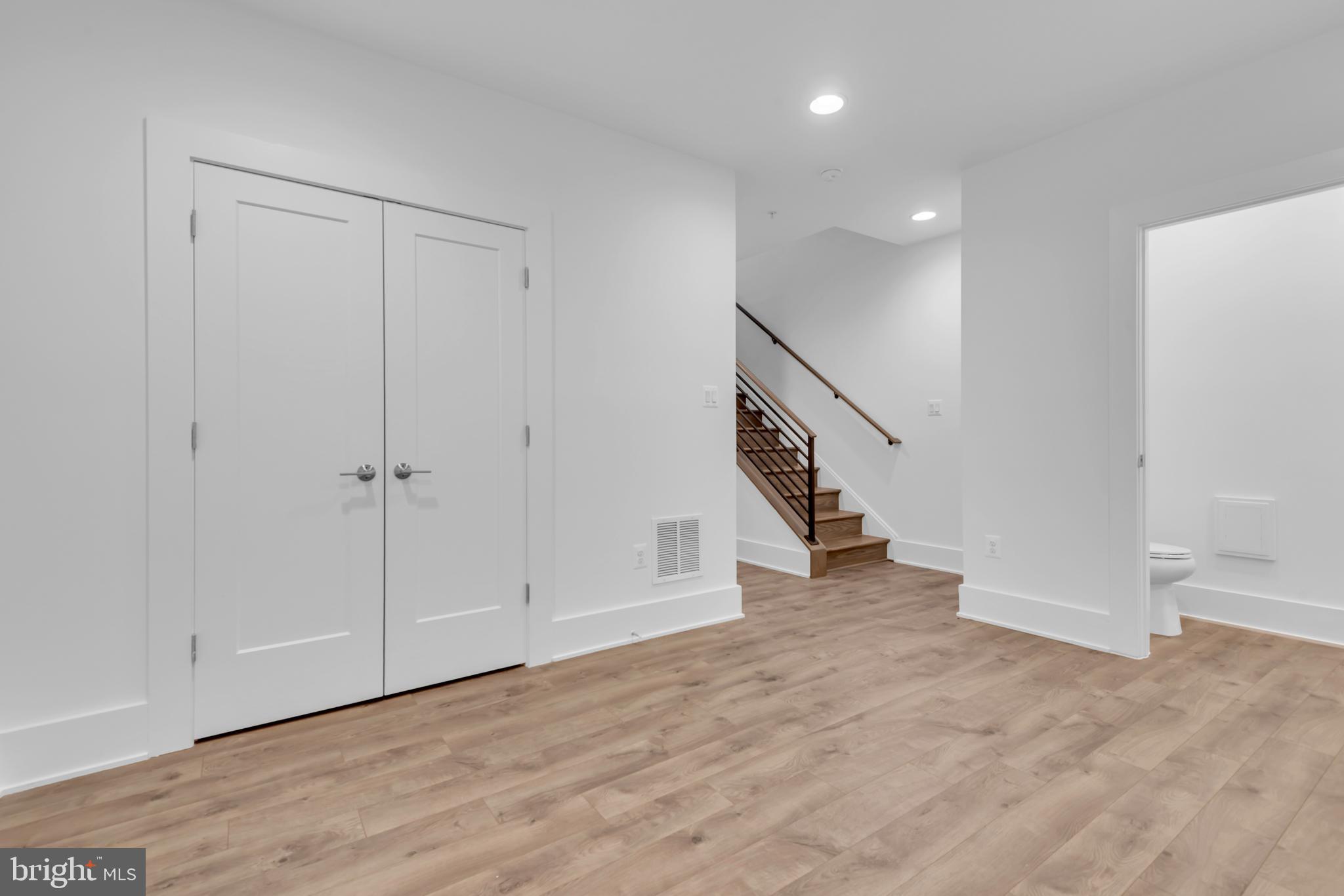 11366 Emerald Park Road Potomac, MD 20854 - Photo 48 of 59