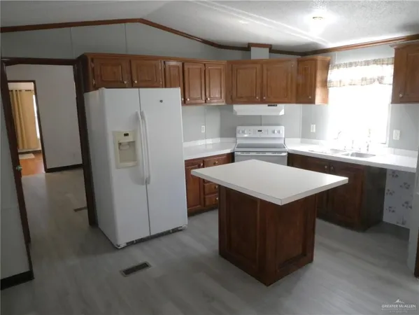 $1,200 | 2011 Oliva Street, Edinburg, TX 78539