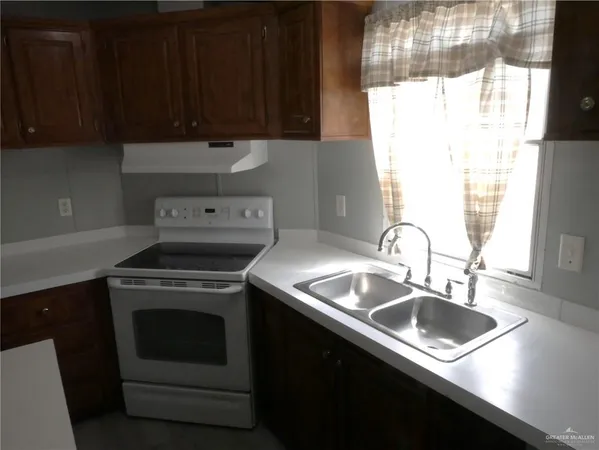 $1,200 | 2011 Oliva Street, Edinburg, TX 78539