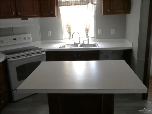 $1,200 | 2011 Oliva Street, Edinburg, TX 78539