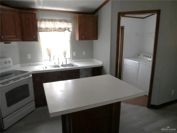 $1,200 | 2011 Oliva Street, Edinburg, TX 78539